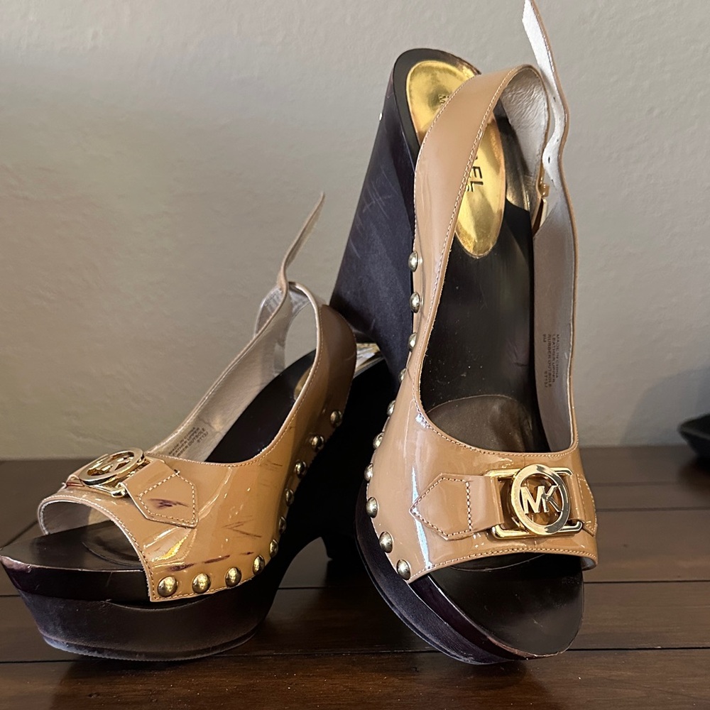 Michael Kors Beige and Brown Platform Slingbacks
